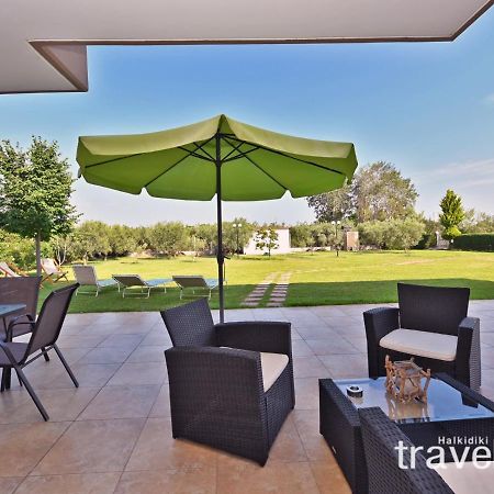Villa Iris By Rentalspro Services - Agios Mamas Beach 외부 사진