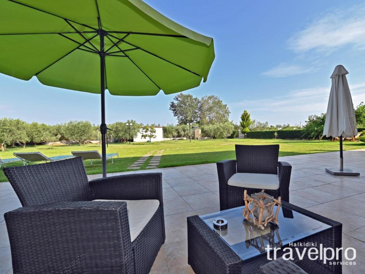 Villa Iris By Rentalspro Services - Agios Mamas Beach 외부 사진