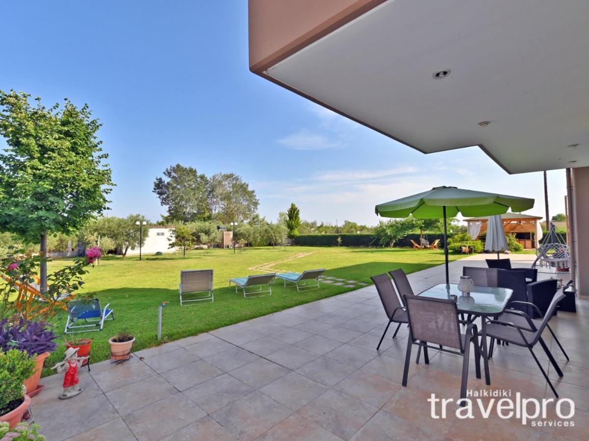 Villa Iris By Rentalspro Services - Agios Mamas Beach 외부 사진