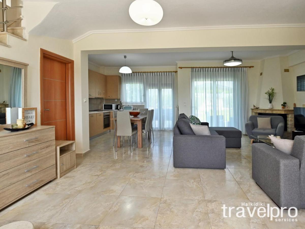 Villa Iris By Rentalspro Services - Agios Mamas Beach 외부 사진