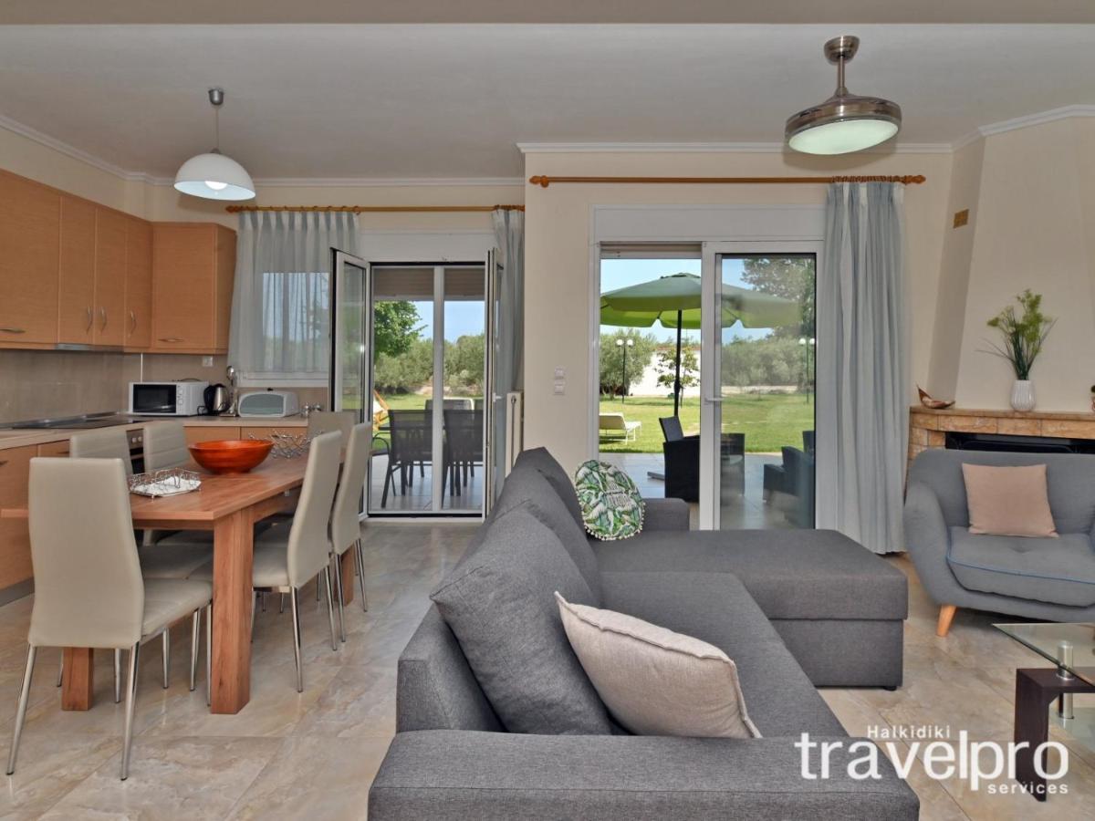 Villa Iris By Rentalspro Services - Agios Mamas Beach 외부 사진