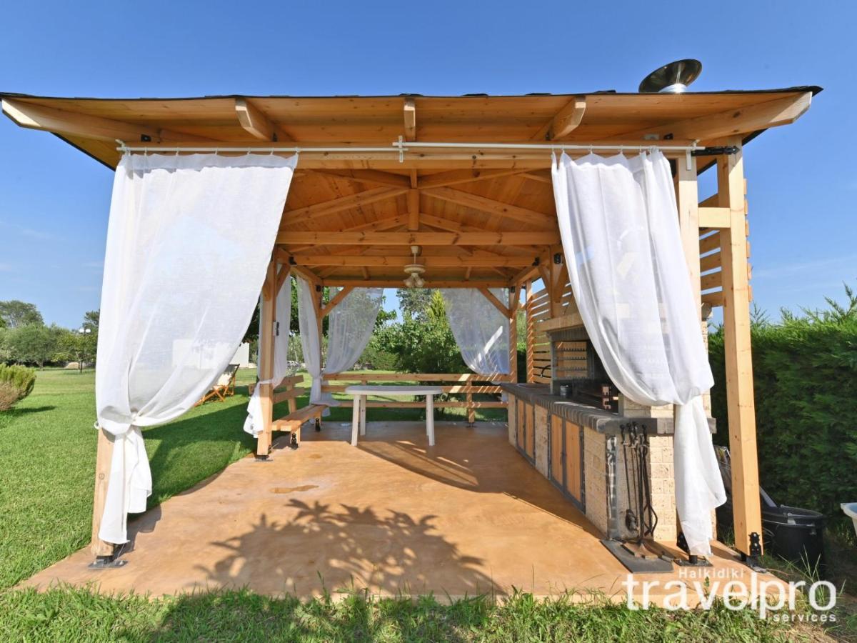 Villa Iris By Rentalspro Services - Agios Mamas Beach 외부 사진