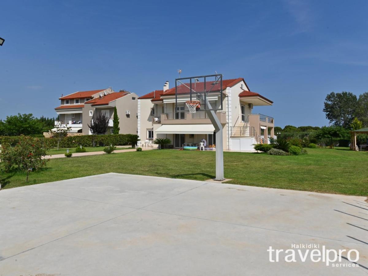 Villa Iris By Rentalspro Services - Agios Mamas Beach 외부 사진