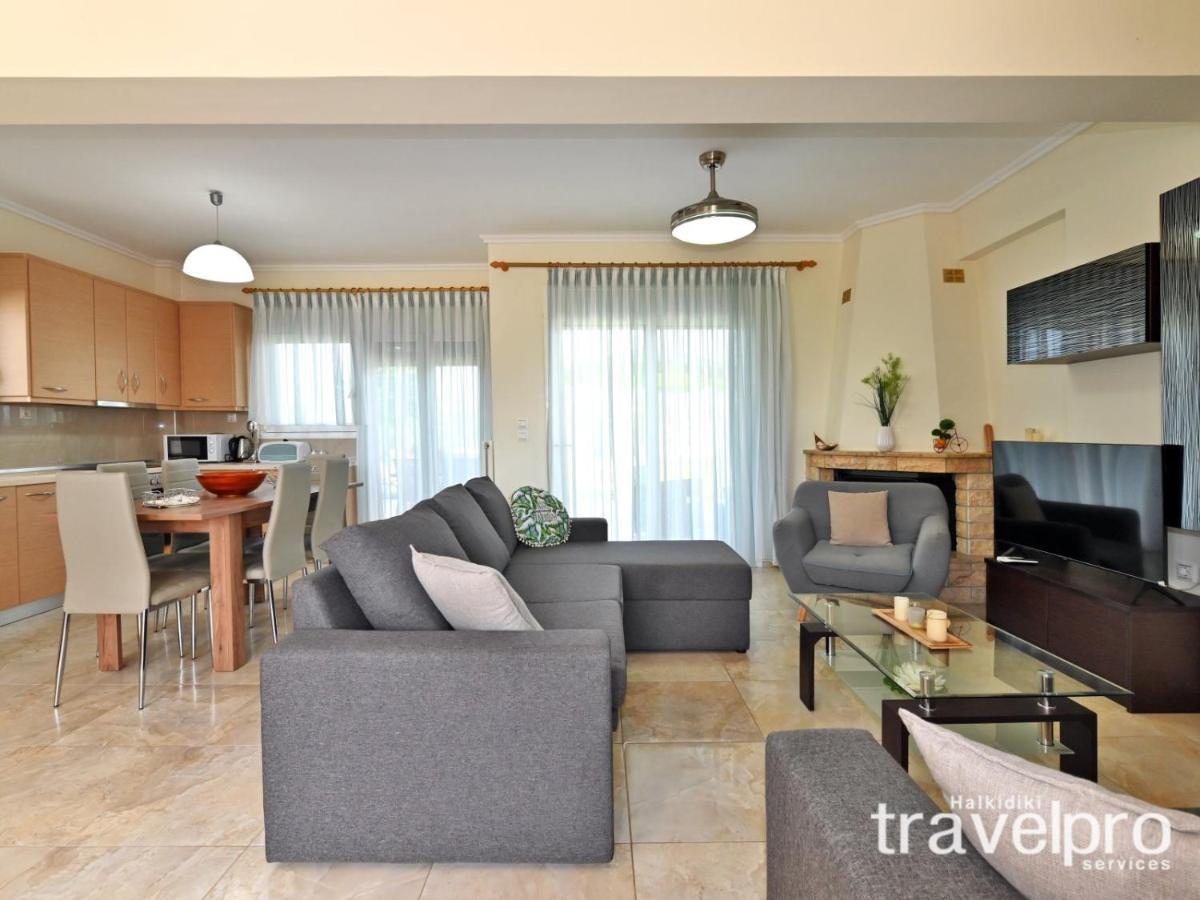 Villa Iris By Rentalspro Services - Agios Mamas Beach 외부 사진