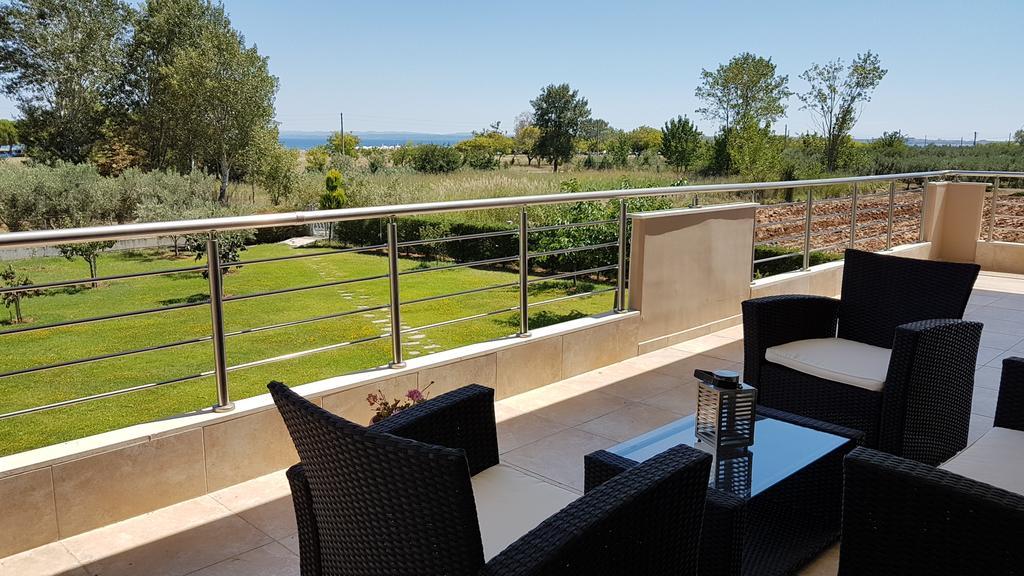 Villa Iris By Rentalspro Services - Agios Mamas Beach 외부 사진